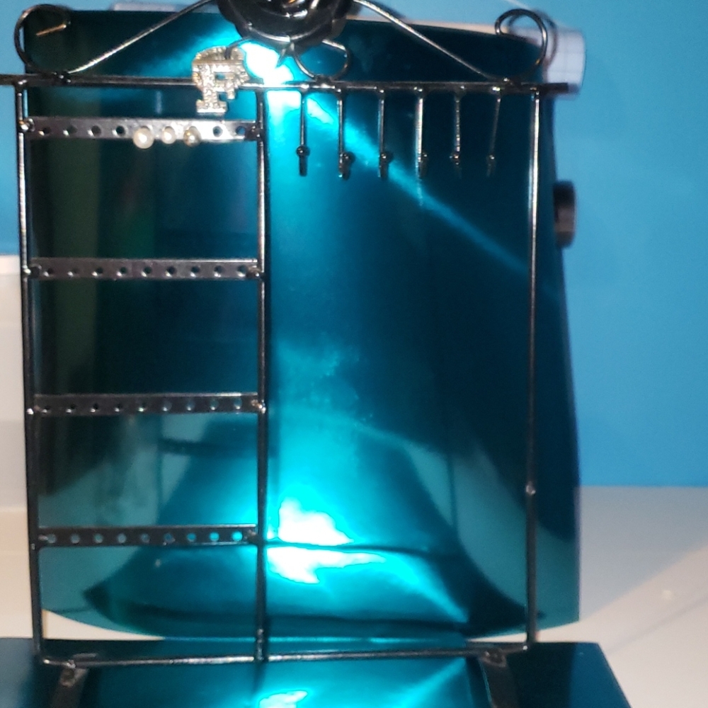 Jewelry holder